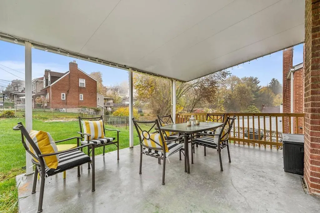 Open Floor Spacious Home, 15Min From Downtown, Private Garage, Kids Friendly Pittsburgh
